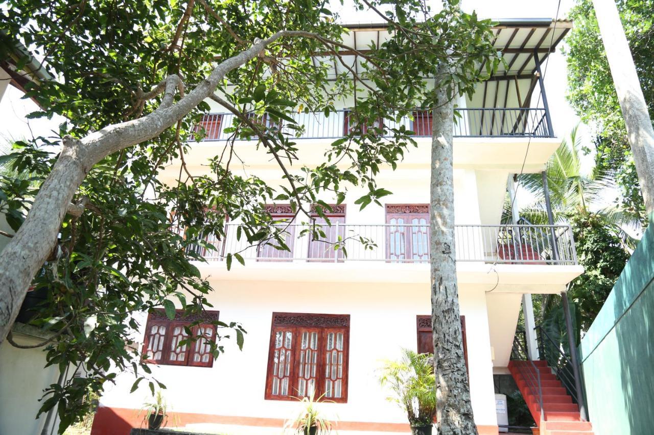 Sumudu Villa Hikkaduwa Esterno foto
